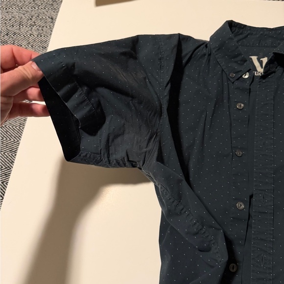 Men's Vuori Bridge Button Down Shirt Size Medium - Picture 4 of 8